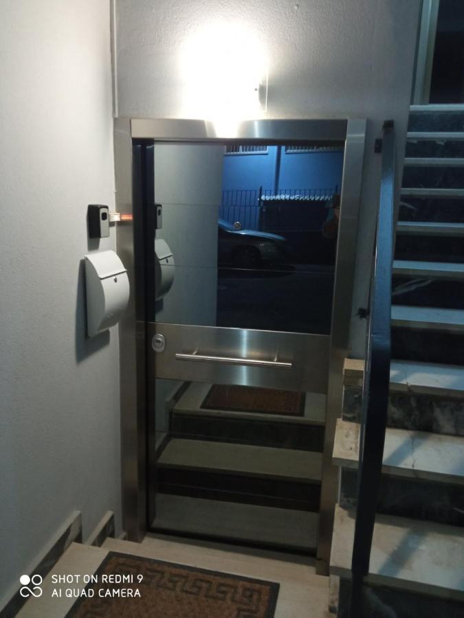 Patras' Hitech Apartment Exterior photo